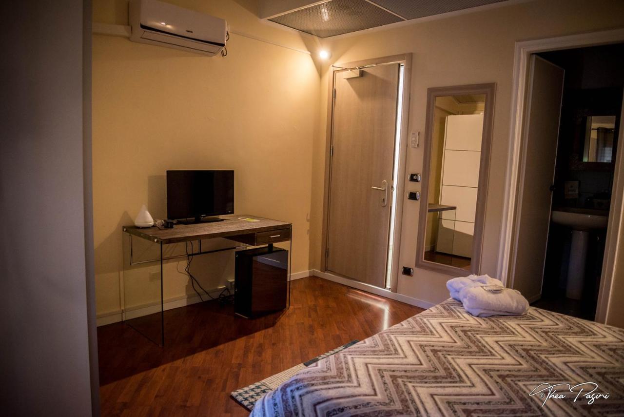 לונאטו Hotel Lonatino מראה חיצוני תמונה